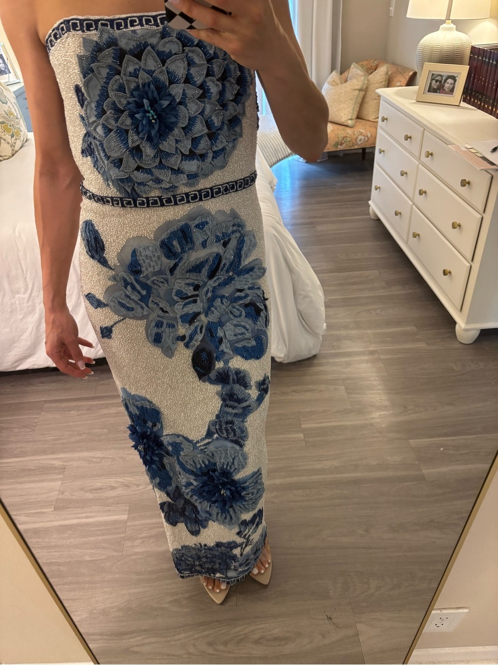 ✨ Alice + Olivia by Stacey Bendet "Affection" Beaded Floral Gown ✨ - Picture 5 of 16